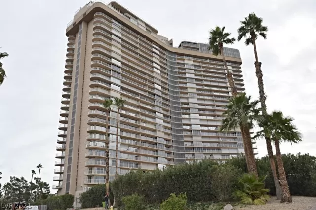 MLS: 2263919 Condo For Sale