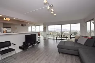 Photo #3: 2263919 Listing