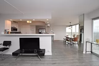 Photo #4: 2263919 Listing