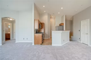 Photo #1: 2263942 Listing