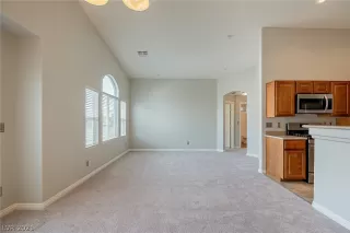 Photo #4: 2263942 Listing