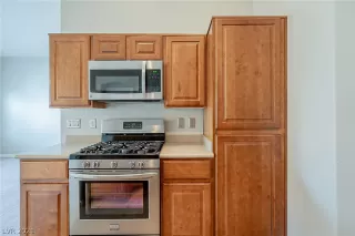 Photo #6: 2263942 Listing