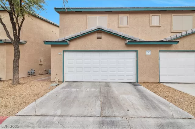 MLS: 2263951 Condo For Sale