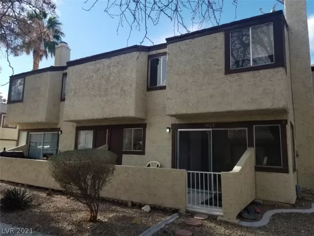 MLS: 2263952 Condo For Sale