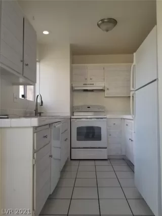 Photo #3: 2263952 Listing