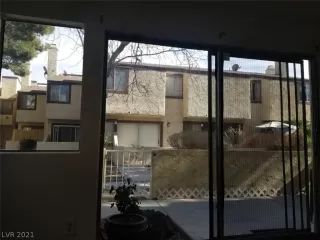 Photo #4: 2263952 Listing