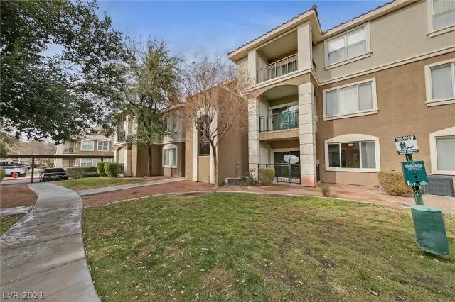 MLS: 2263964 Condo For Sale