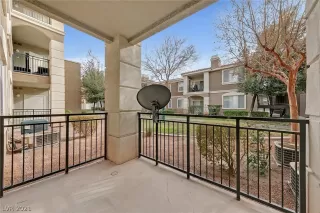 Photo #3: 2263964 Listing