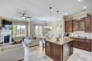 Photo #2: 2263990 Listing