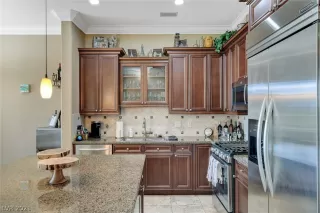 Photo #3: 2263990 Listing