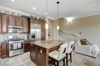 Photo #5: 2263990 Listing