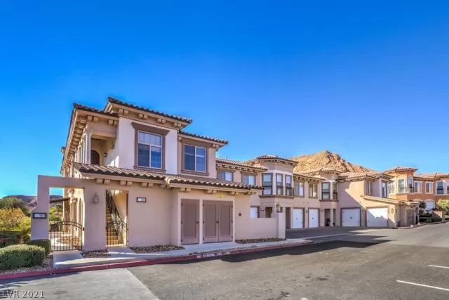 MLS: 2264056 Condo For Sale