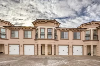 Photo #1: 2264056 Listing 