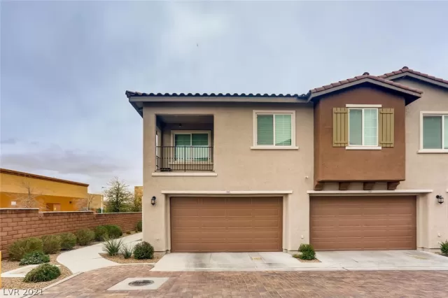 MLS: 2264067 Condo For Sale