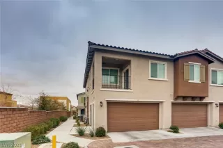 Photo #1: 2264067 Listing