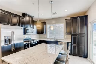 Photo #3: 2264067 Listing