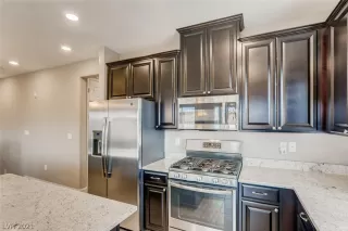 Photo #4: 2264067 Listing