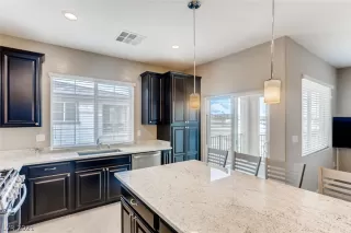 Photo #5: 2264067 Listing