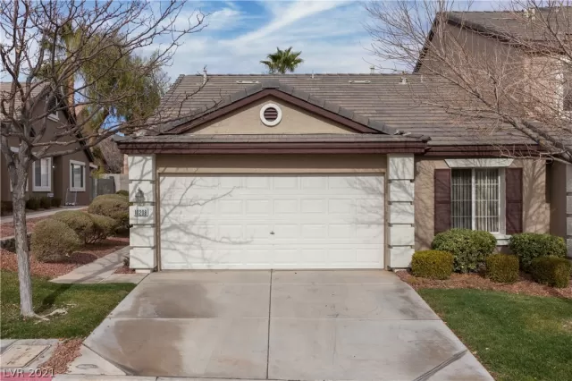 MLS: 2264072 Condo For Sale