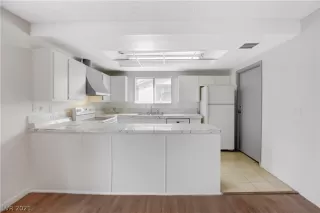 Photo #3: 2264082 Listing 