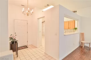 Photo #4: 2264146 Listing