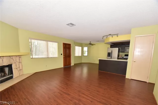 MLS: 2264254 Condo For Sale