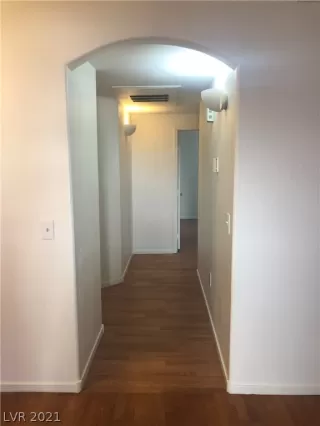 Photo #3: 2264306 Listing