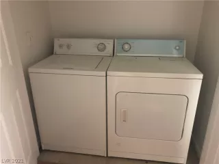 Photo #6: 2264306 Listing