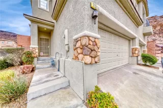 Photo #2: 2264330 Listing