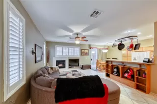 Photo #4: 2264330 Listing