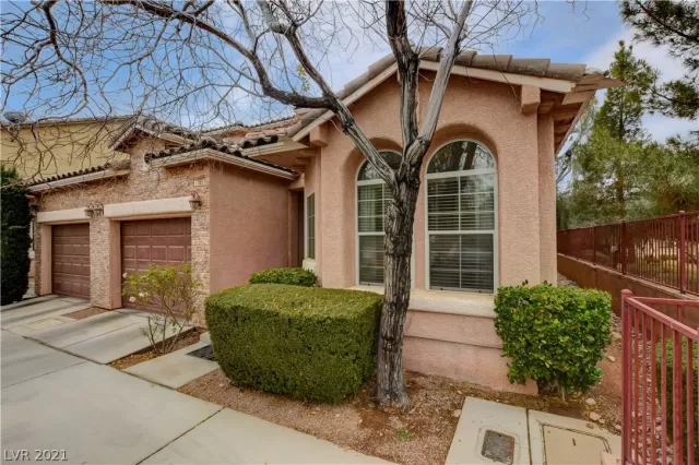 MLS: 2264339 Condo For Sale