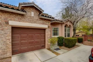 Photo #1: 2264339 Listing