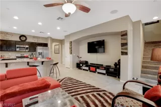 Photo #6: 2264339 Listing