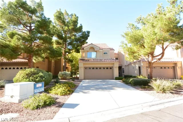 MLS: 2264358 Condo For Sale