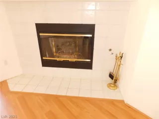 Photo #5: 2264358 Listing