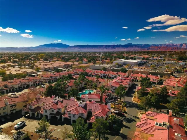 MLS: 2264371 Condo For Sale