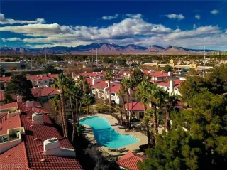 Photo #1: 2264371 Listing