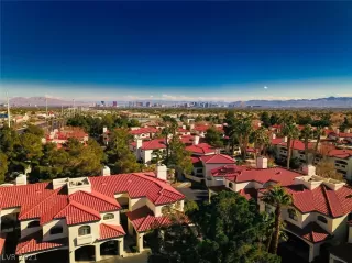 Photo #2: 2264371 Listing