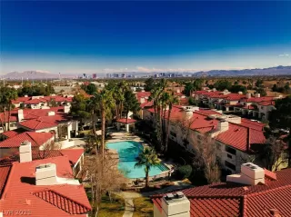 Photo #3: 2264371 Listing