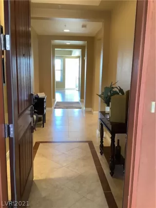 Photo #5: 2264374 Listing