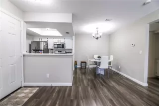 Photo #3: 2264376 Listing