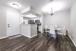 Photo #4: 2264376 Listing