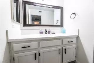 Photo #6: 2264376 Listing