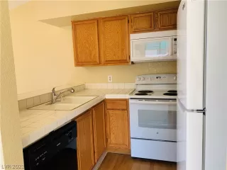 Photo #2: 2264378 Listing 