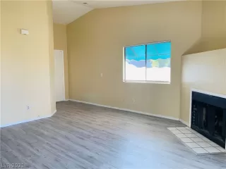 Photo #5: 2264378 Listing 