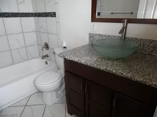 Photo #3: 2264379 Listing