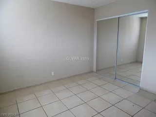 Photo #5: 2264379 Listing