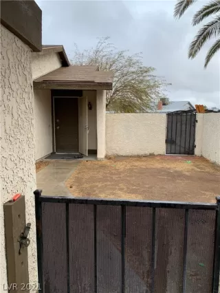 Photo #1: 2264389 Listing