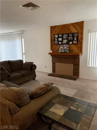 Photo #2: 2264389 Listing