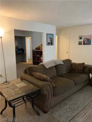 Photo #3: 2264389 Listing